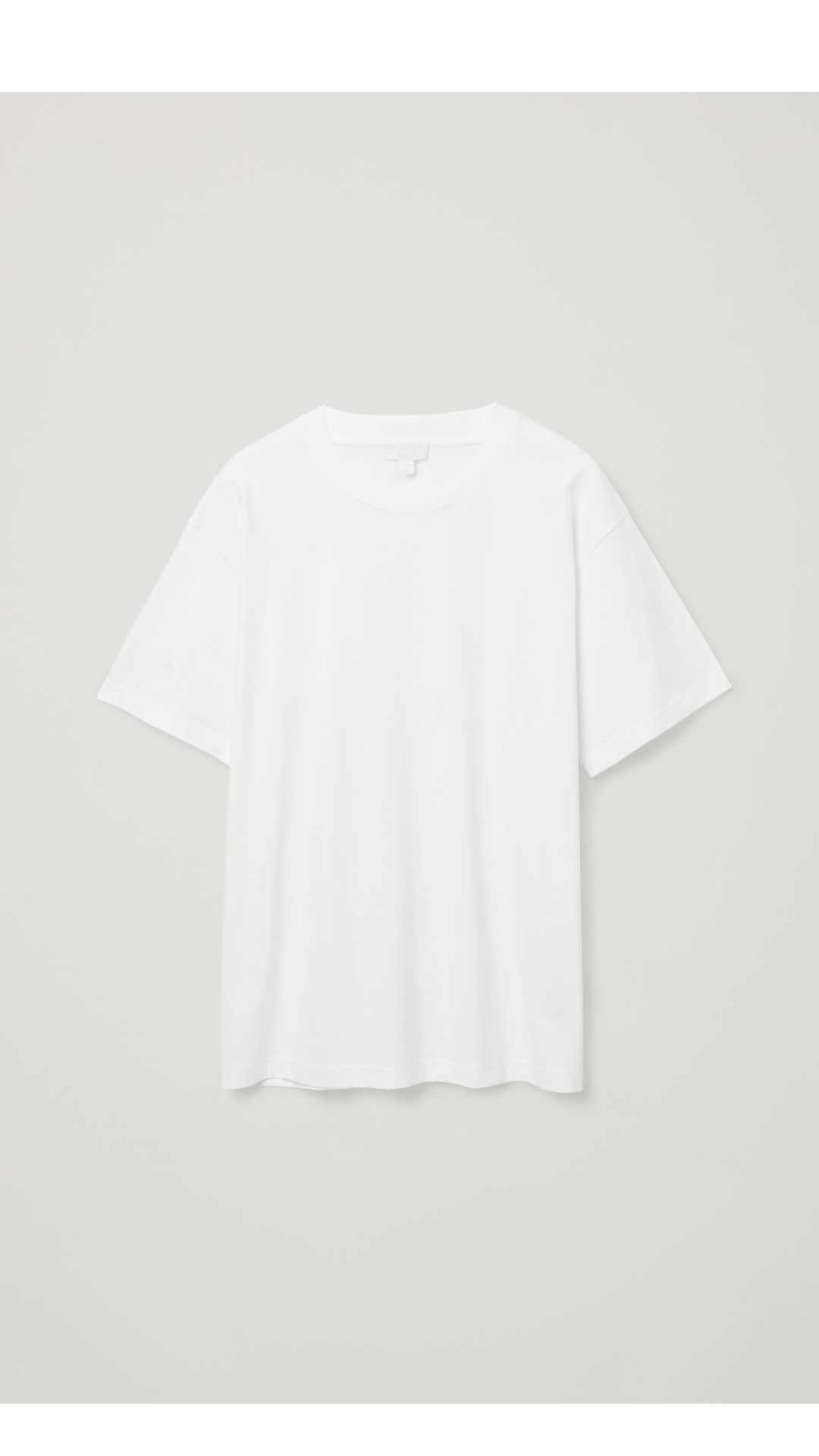 camiseta blanca oversize