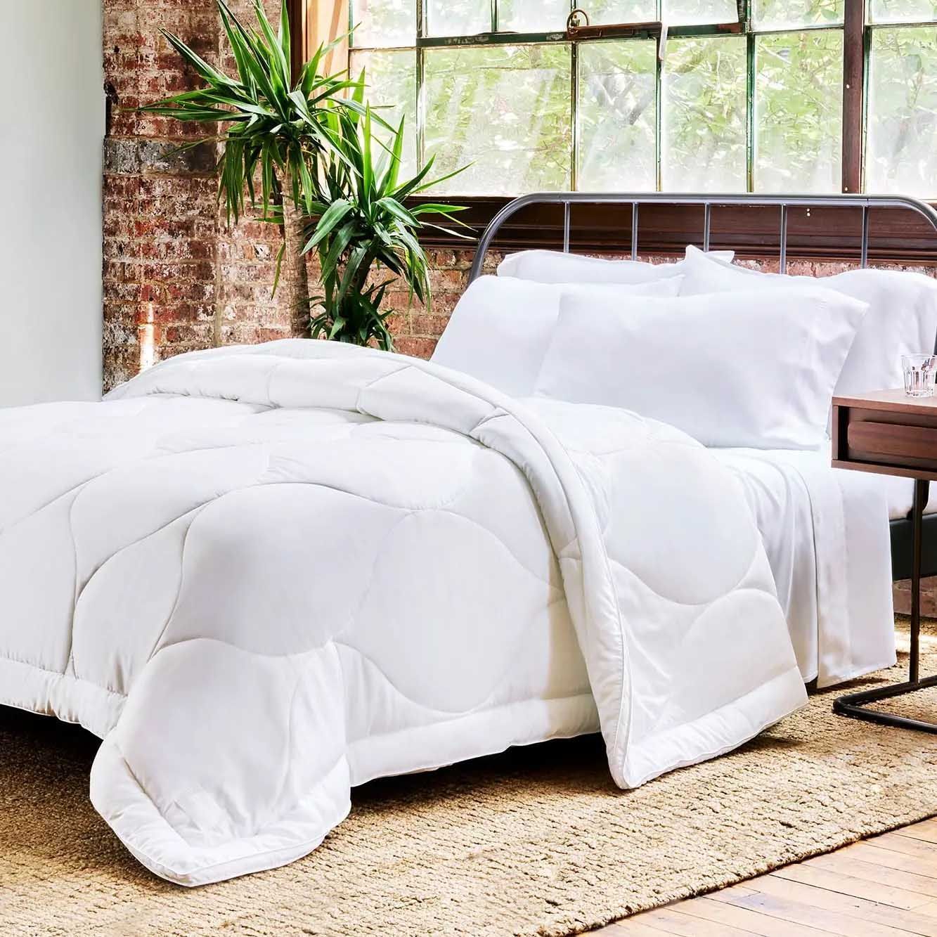Details about  / Meradiso  Comforter Fluffy and soft comfortable not Heavy Cool to sleep Under .