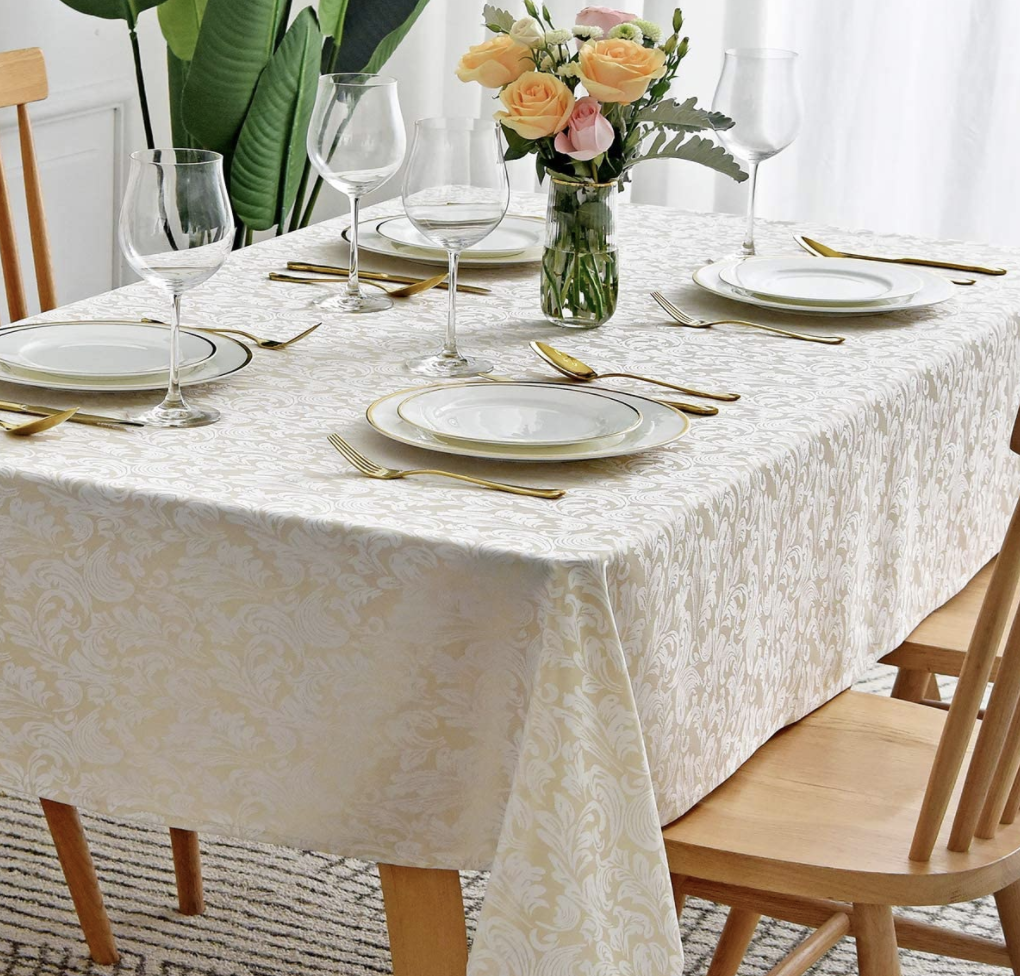 13 Thanksgiving Tablecloths That Make for a Stylish Holiday Feast