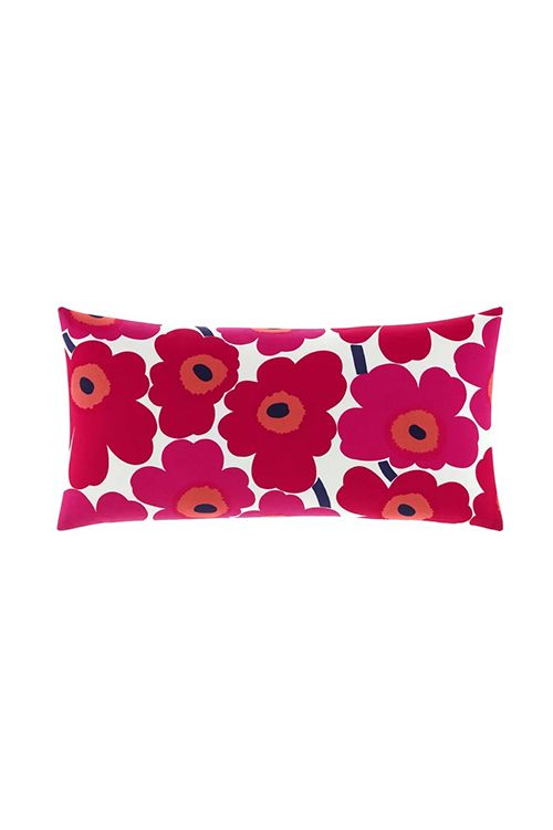 https://hips.hearstapps.com/vader-prod.s3.amazonaws.com/1627415282-marimekko-pink-flower-pillow-1627415272.jpg?crop=1.00xw:0.835xh;0,0.0733xh&resize=980:*