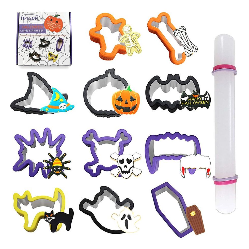 https://hips.hearstapps.com/vader-prod.s3.amazonaws.com/1627491858-tifeson-12-pack-halloween-cookie-cutters-set-1627491854.jpg?crop=1xw:1xh;center,top&resize=980:*