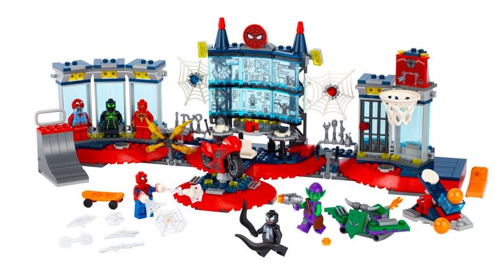 LEGO 76175 - Attack on the Spider Lair playset
