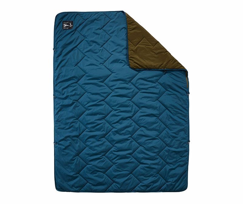 10 Best Camping Blankets 2021 - Down And Synthetic Camping Blankets