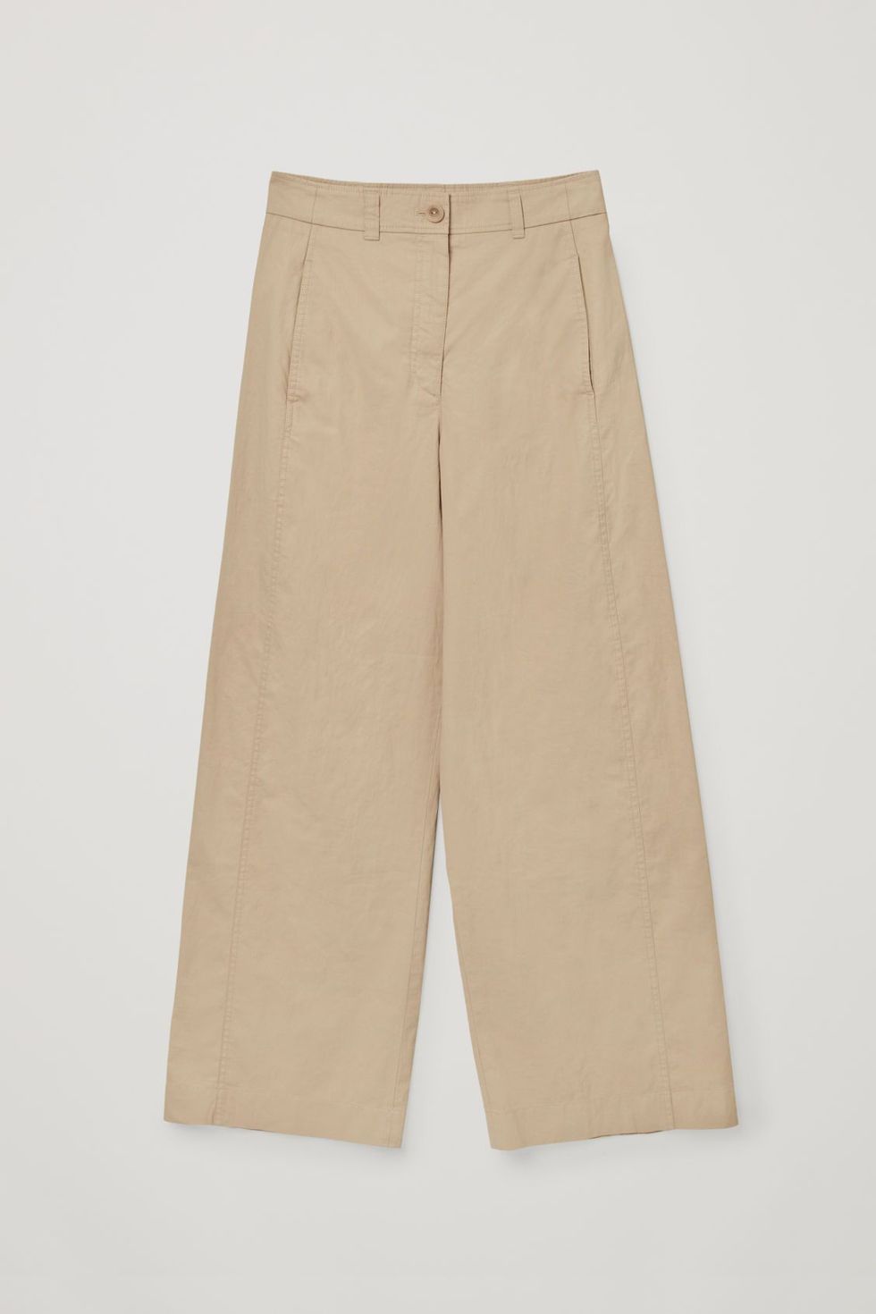 Pantalones beige anchos o la tendencia de otoño-invierno 2021/22