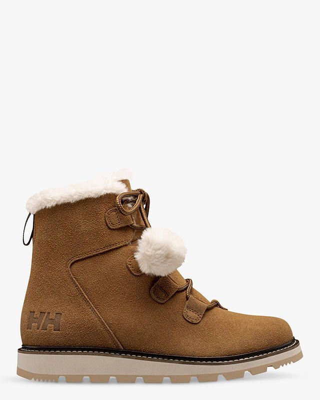 Best snow boots for women to wear this winter