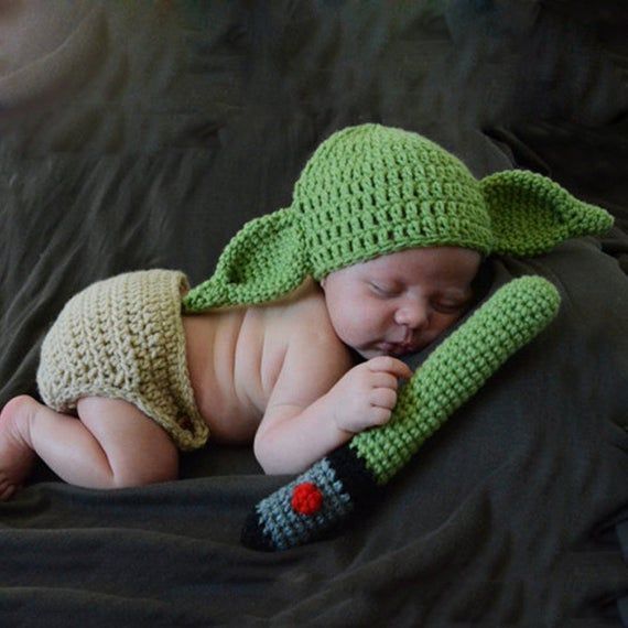 Baby Yoda Halloween Costume: How To DIY It For Less – Hollywood Life