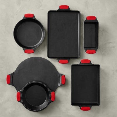 Lodge 6-Piece Seasoned Cast Iron Bakeware Set