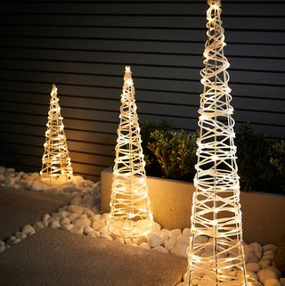 Paquete de 3 árboles de Navidad de cono para exteriores