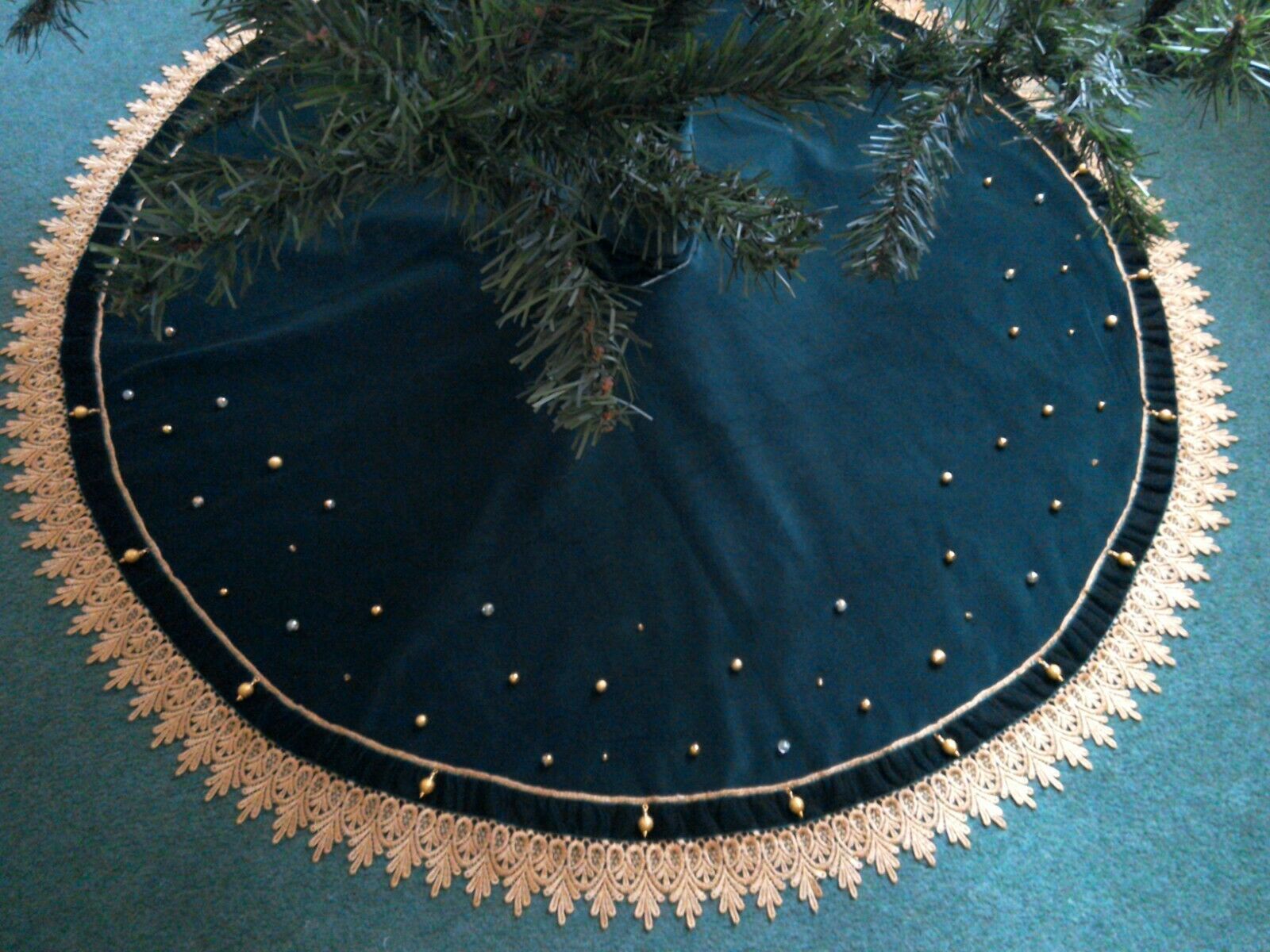 Best Christmas Tree Skirts - 25 Tree Skirts, Wicker Tree Skirt