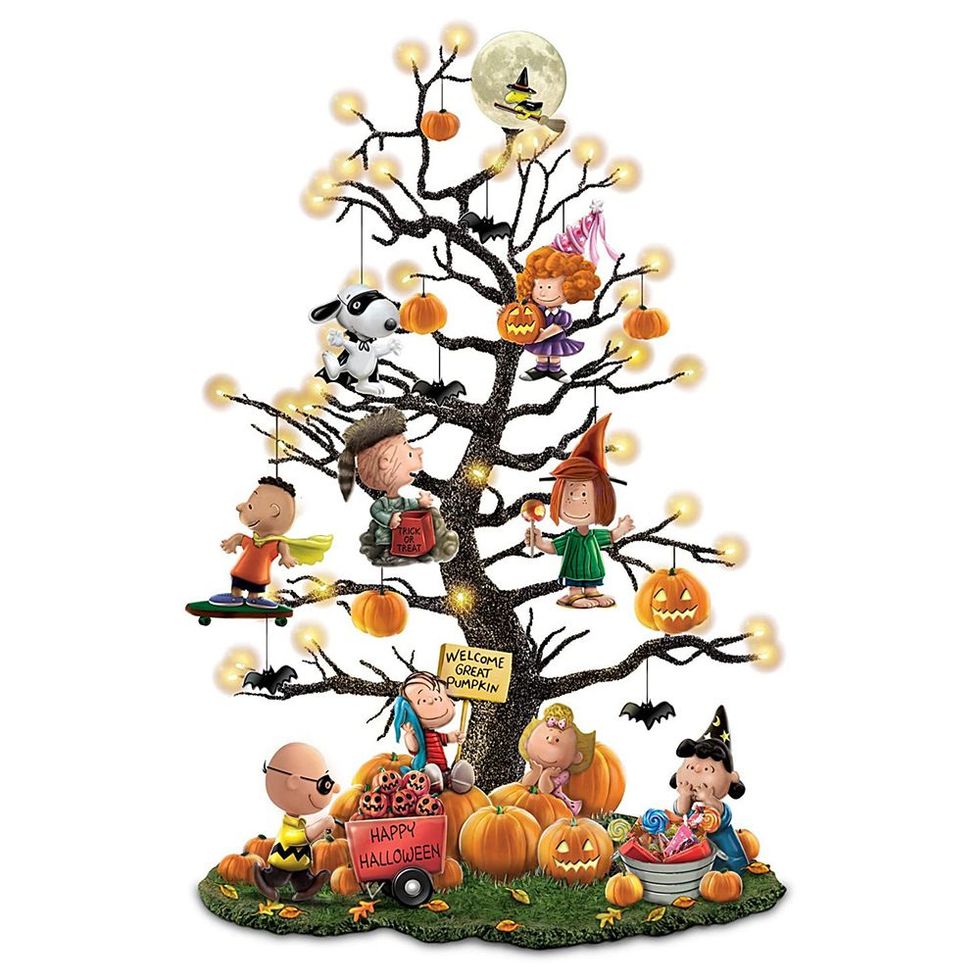 This Peanuts Halloween Tabletop Tree Was Inspired By \'It\'s the ...