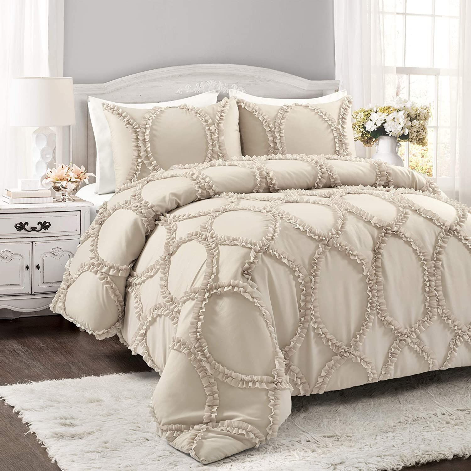 15 Best Luxury Bedding Sets 2022, Queen Bed Comforter Set With Sheets