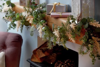 1.8m Pampas Christmas Garland