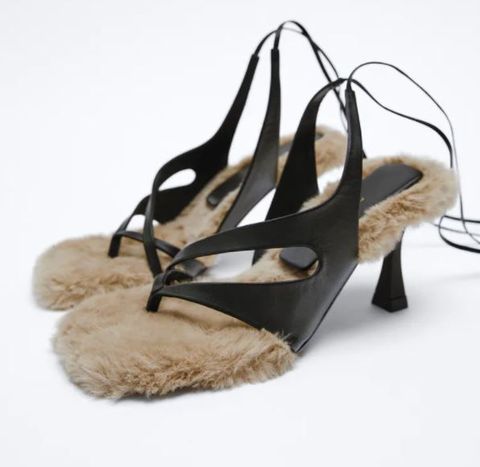 Zara reinventa las 'fluffy sandals' desde suela (y tacón)