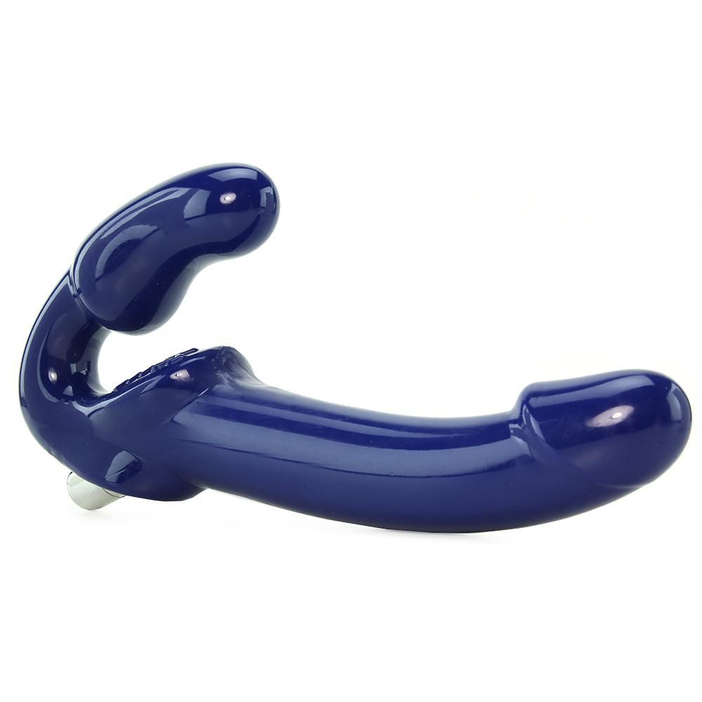 Blue dildo became her best friend after just some penetrations