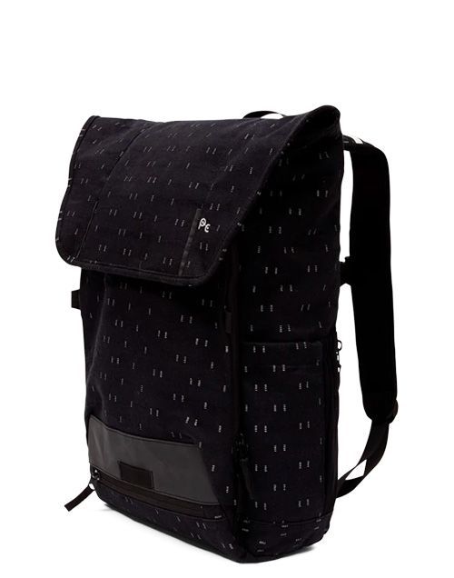 Nike commuter 3 hotsell way overnight rucksack bag