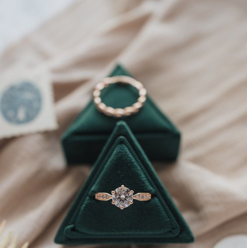 Emerald Velvet Ring Box 