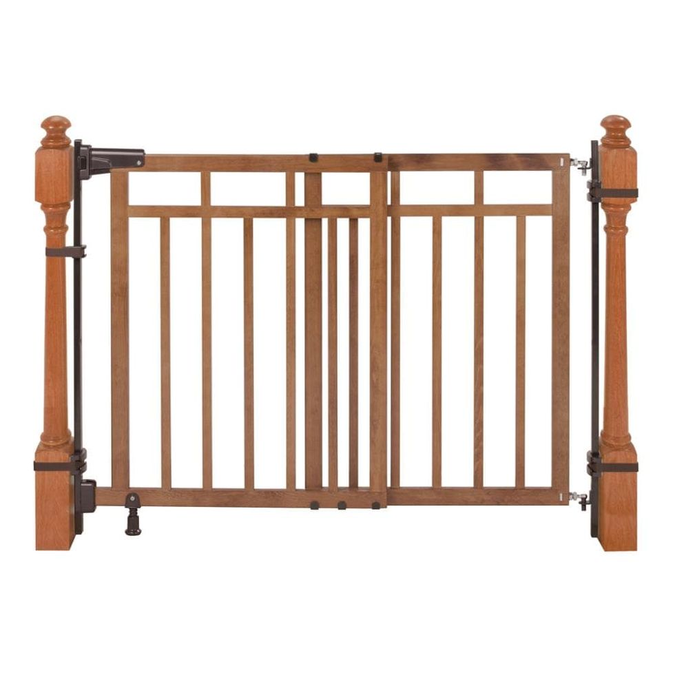 Summer Infant Banister and Stair Baby Gate with Dual Installation Kit