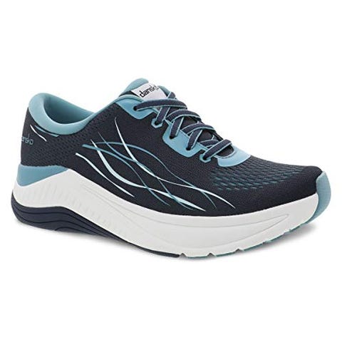 20 Best Women's Walking Shoes 2022 - Most Comfortable Walking Shoes