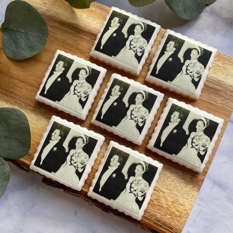 15 Personalized Anniversary Gifts for the 1st Year of Marriage