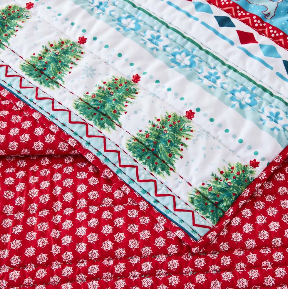 The Pioneer Woman 3-Piece Holiday Quilt Set