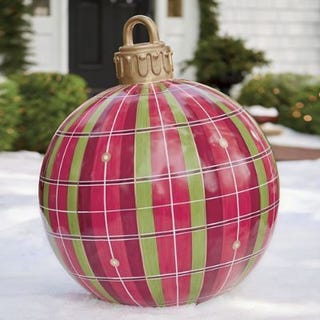 We're Obsessed With These Large Outdoor Christmas Ornaments For Our Yards