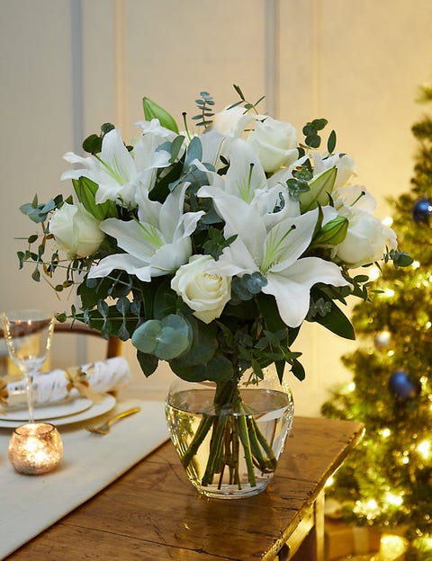 Christmas Flowers 2021 17 Christmas Flowers To Buy 2021 Christmas Flowers Delivery