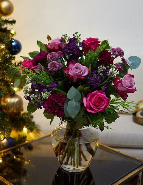 Christmas Flowers 2021 17 Christmas Flowers To Buy 2021 Christmas Flowers Delivery