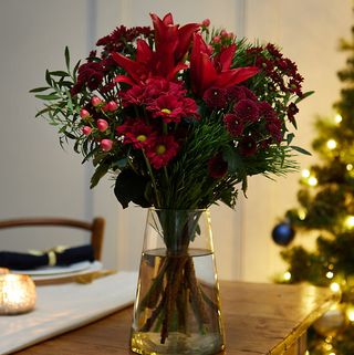 Ready To Arrange Perfect Christmas Bouquet (Delivery from November 18, 2021)