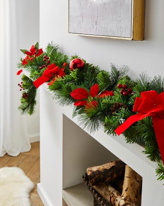 Pre- Lit LED Poinsettia Garland