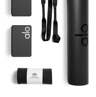 Alo Yoga Essential Set Alo Yoga Essential Set