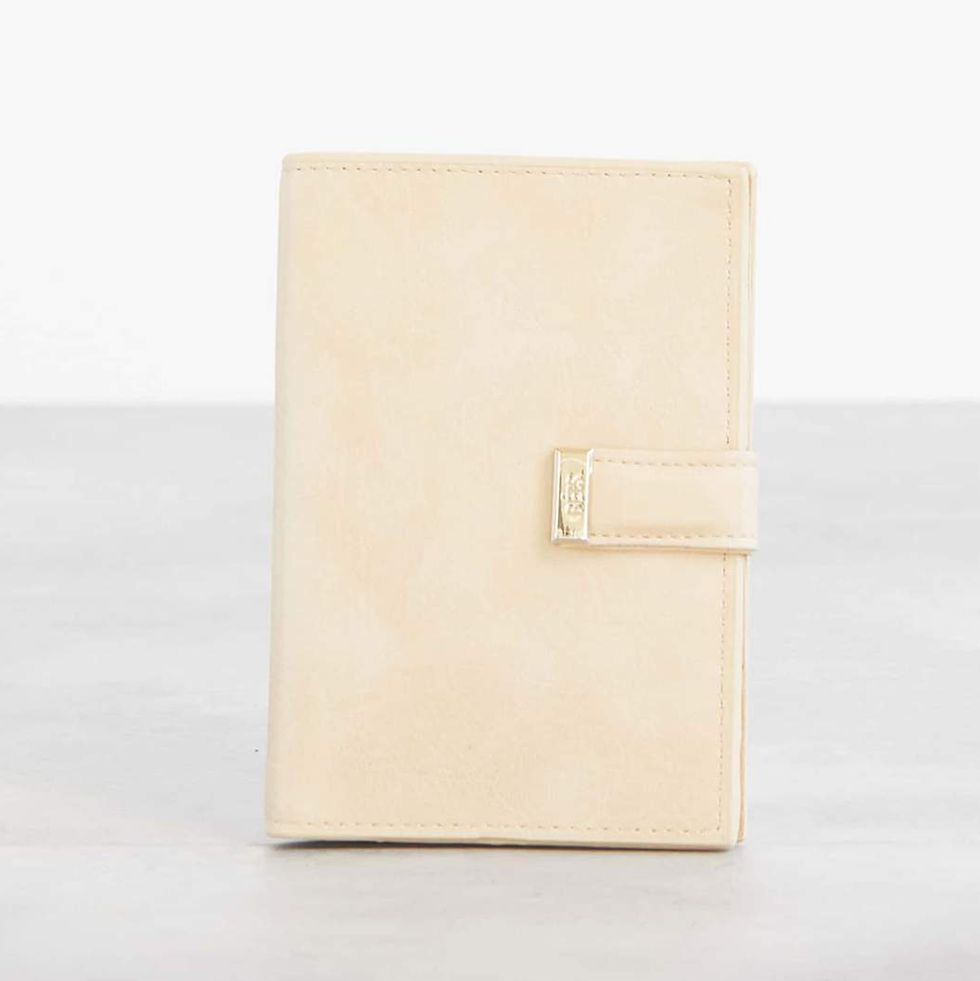 The Passport and Luggage Tag Set in Beige