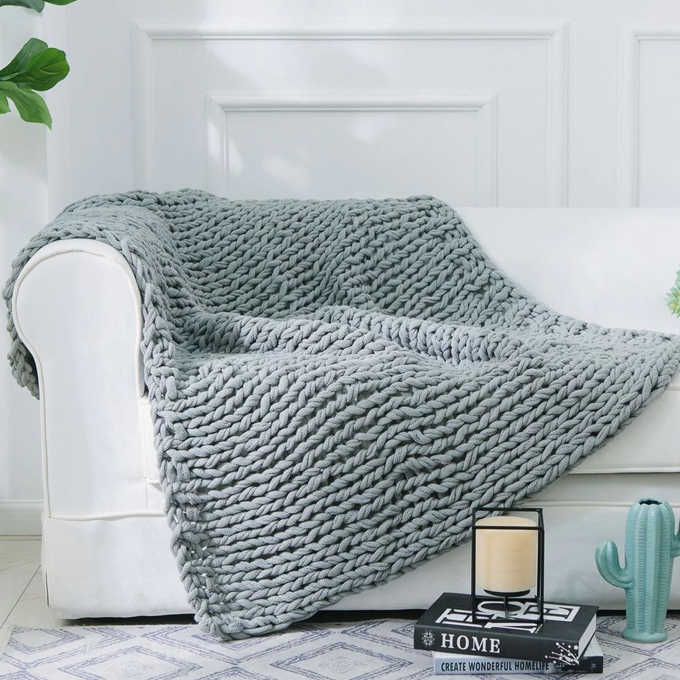Charlton Home Brister Chunky Cable Knit Throw
