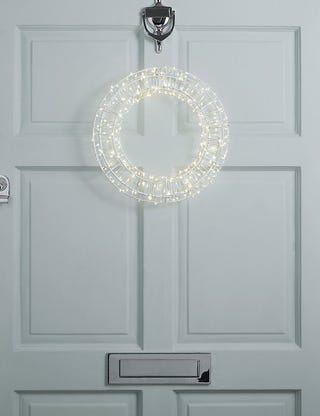 Pre-Lit Wire Wreath