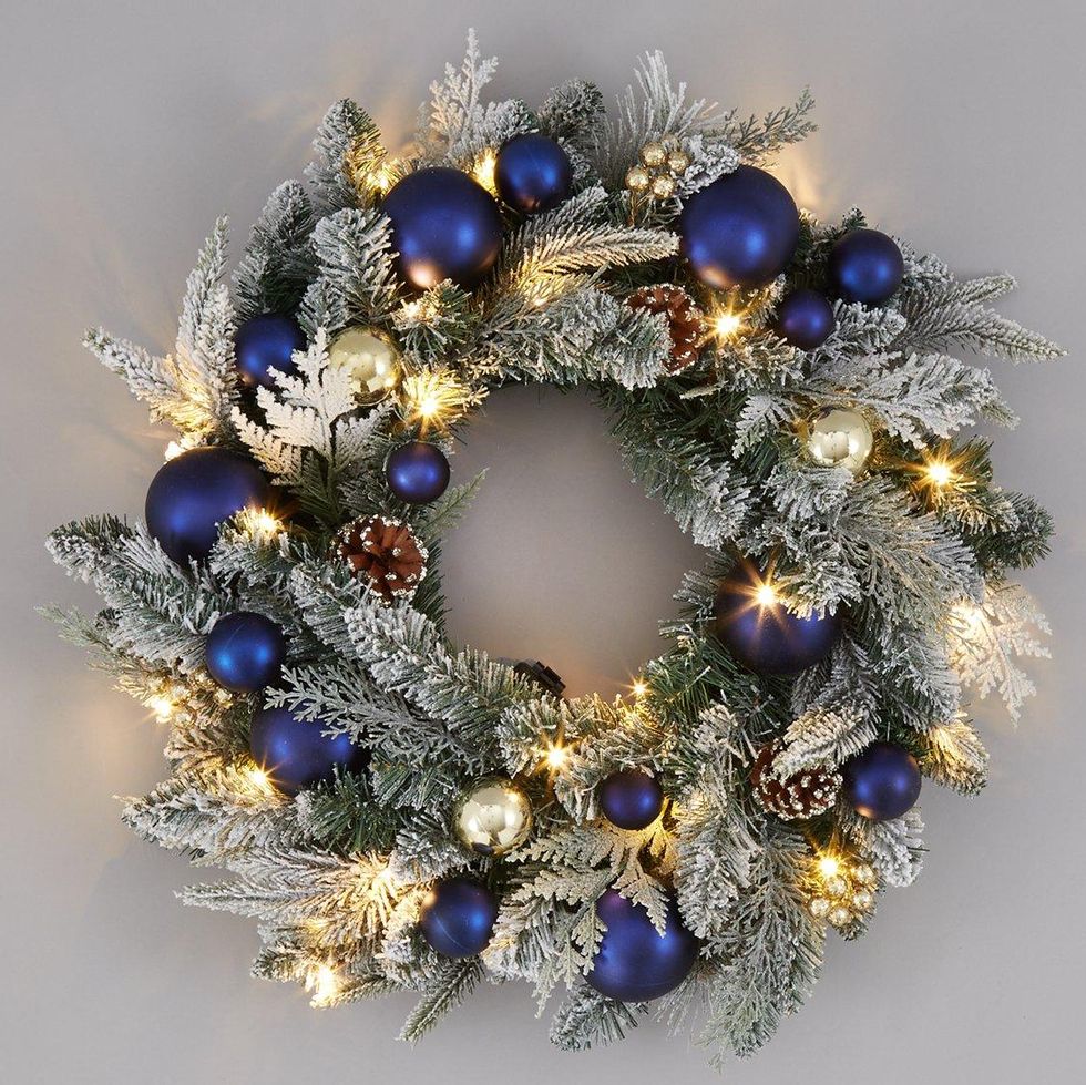 Pre-Lit Candlelight Christmas Wreath – 60 cm diameter