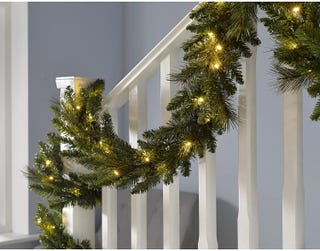 Pre-Lit Christmas Garland