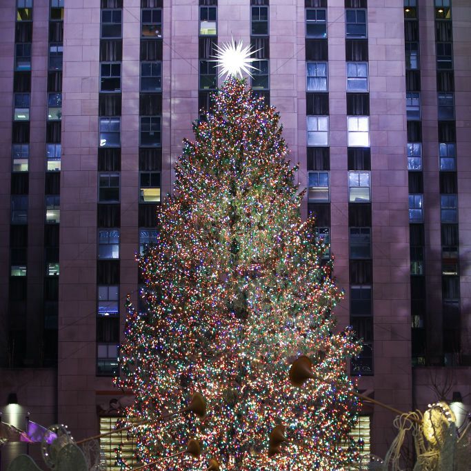 Rockefeller Center Christmas Tree Lighting 2022 - How to Watch