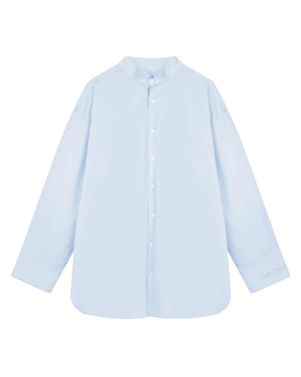 Camisa azul oversize cuello esmoquin