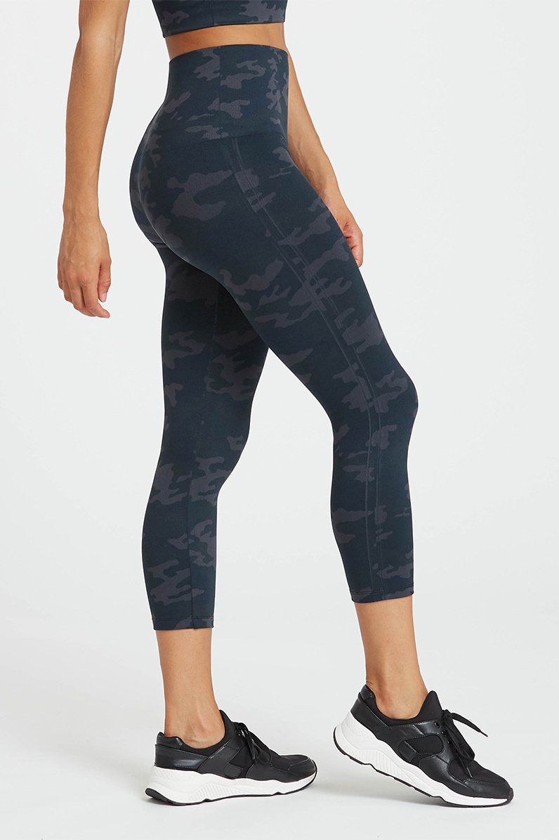 SPANX Look At Me Now Seamless Legging in Black Camo, Size Small