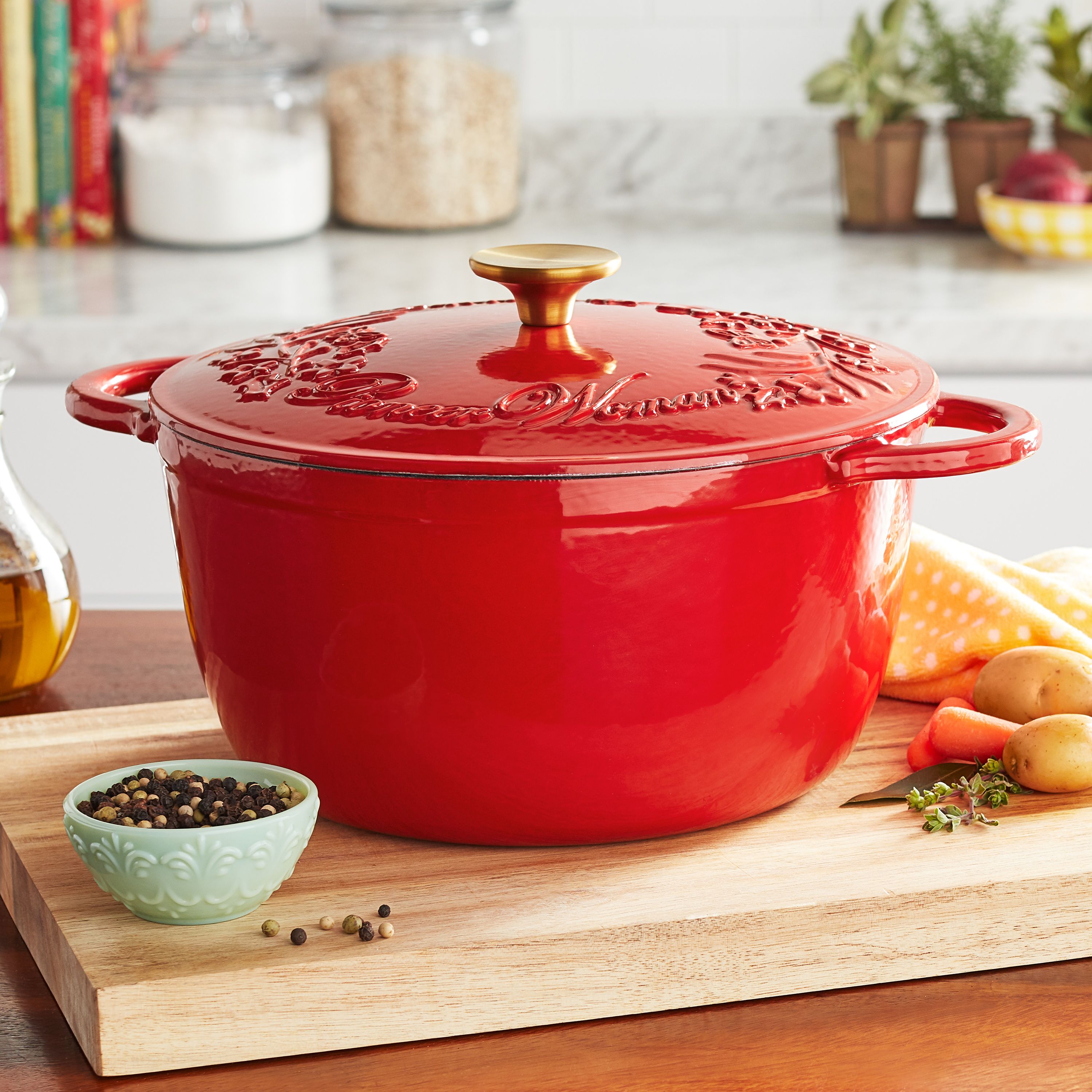The Pioneer Woman Holiday Dutch Oven