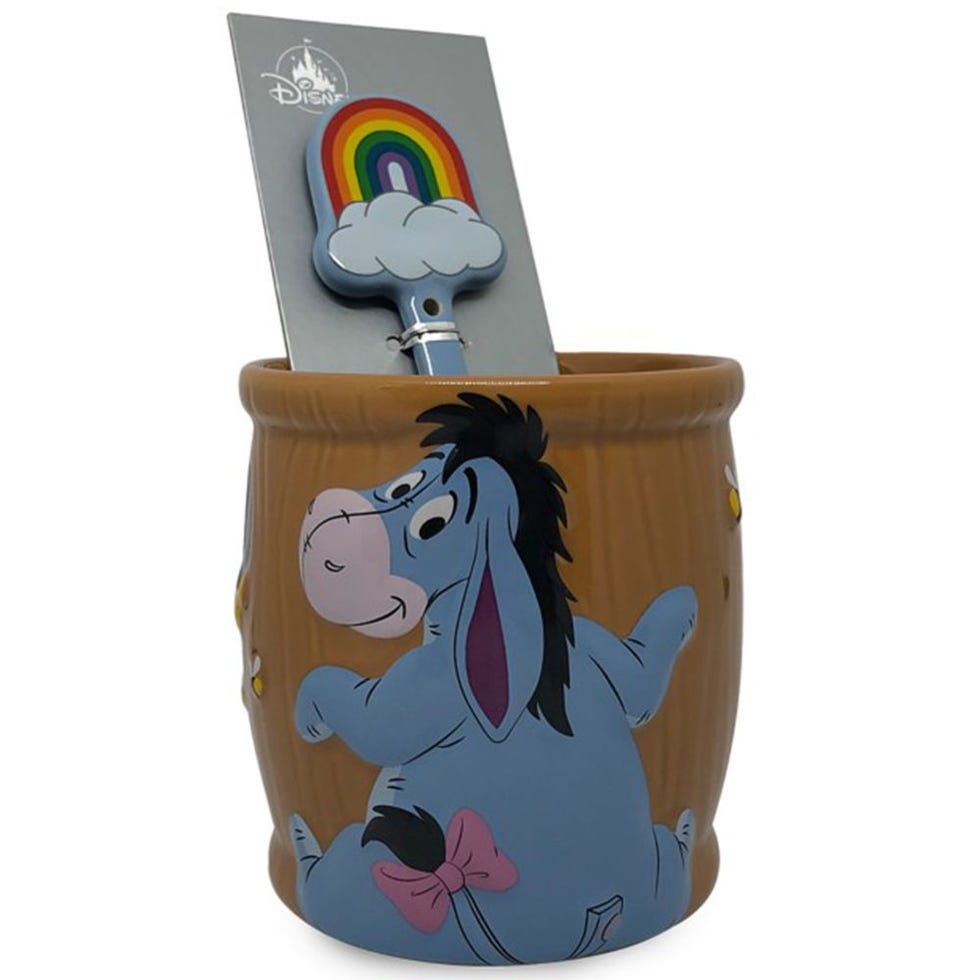 https://hips.hearstapps.com/vader-prod.s3.amazonaws.com/1640116000-disney-winnie-the-pooh-eeyore-mug-and-spoon-set-square-1640115931.jpg?crop=1xw:1xh;center,top&resize=980:*