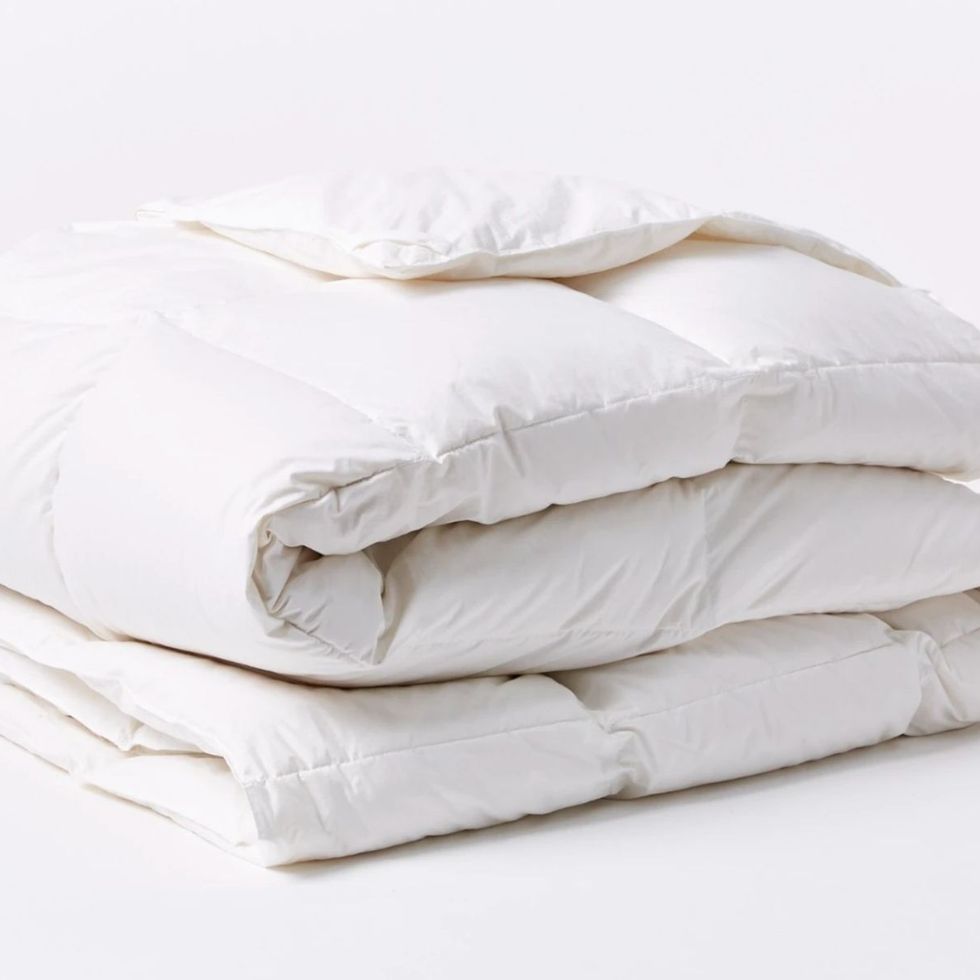 The right way to store comforters, down duvets and other bedding - CNET