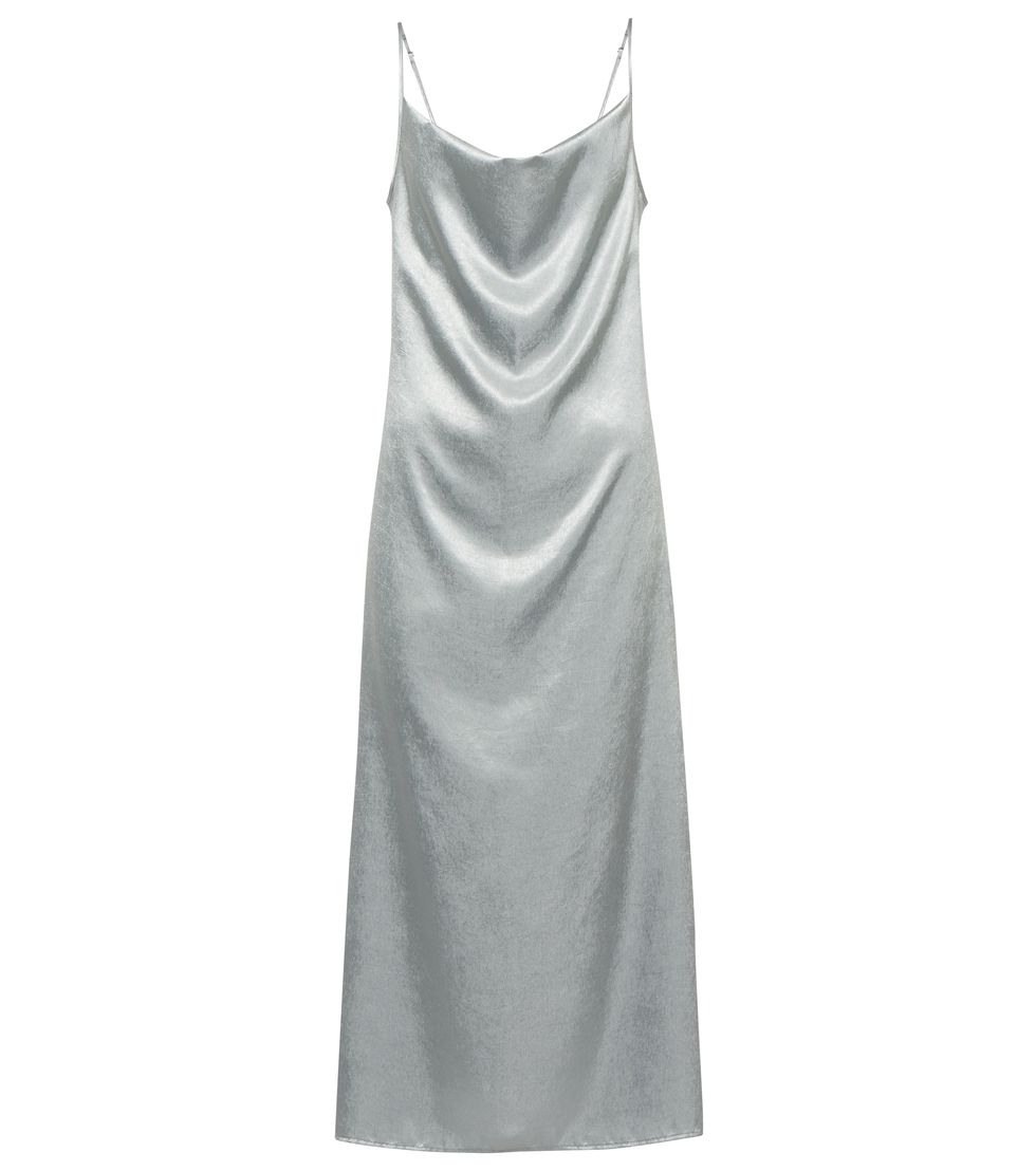 「簡約俐落」風格洋裝推薦：Max Mara銀色緞面細肩帶洋裝
