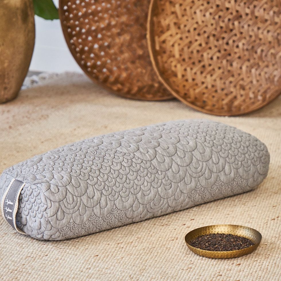 Choosing the Right Yoga Bolster: Finding Your Perfect Support – Sol Living