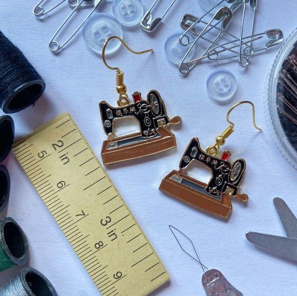  Sewing Gifts, Sewing Tools, Gifts for Quilters, Sewing Machine  Accessories, Sewing Gadgets, Sewing Supplies and Accessories, Magnetic Pin  Cushion : Arts, Crafts & Sewing