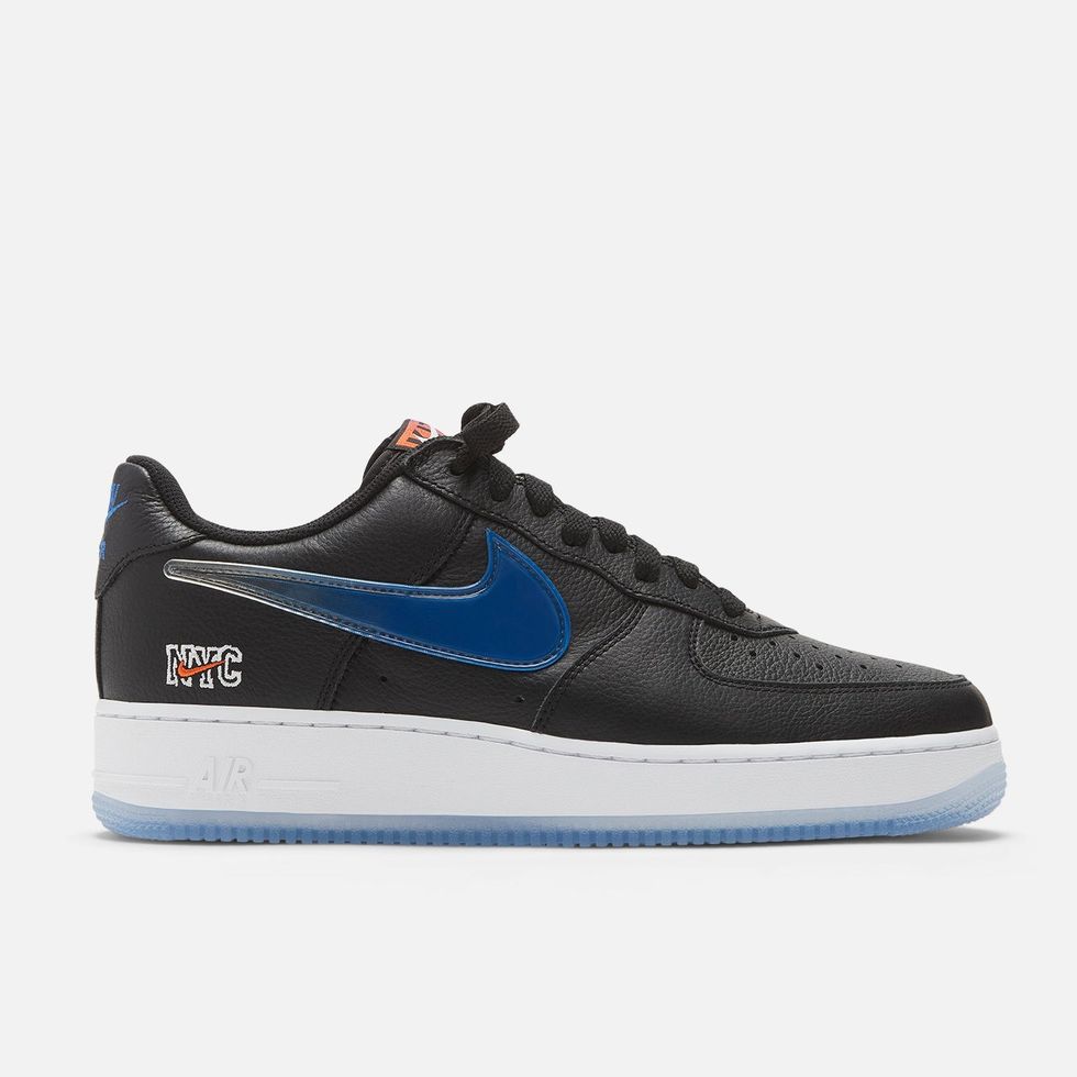 New York Knicks Air Force 1 Sneaker