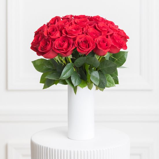 Best Flowers for Valentine's Day 2023 - Popular Roses & Arrangements to Send to Your