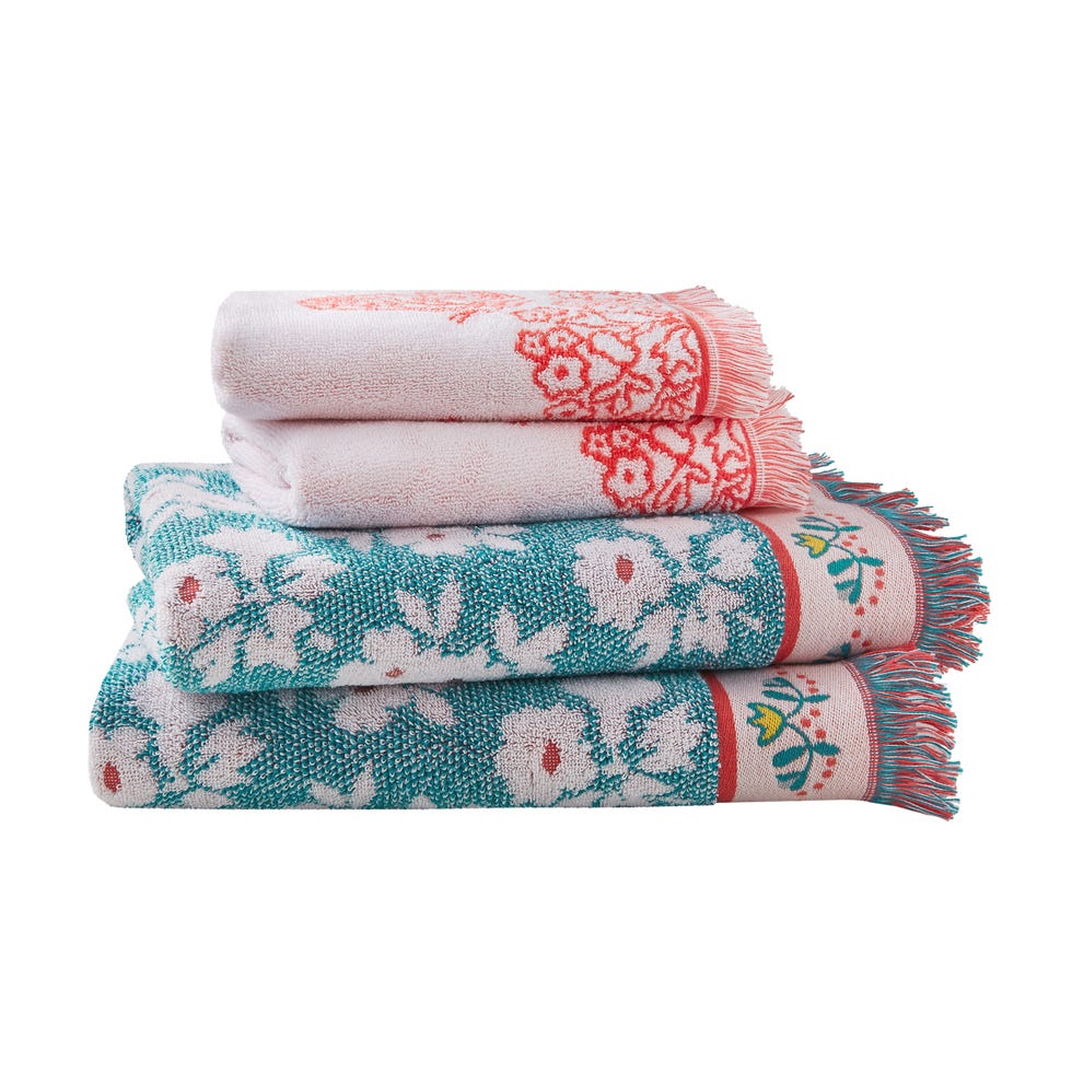 The Pioneer Woman Holiday Tree 4-Piece Bath & Hand Towel Set