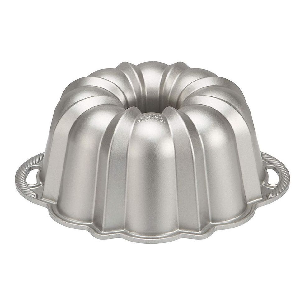 Cooking Light Heavy Duty Nonstick Bakeware Carbon Steel Fluted Tube Bundt  Pan with Quick Release Coating, Manufactured without PFOA, Dishwasher Safe