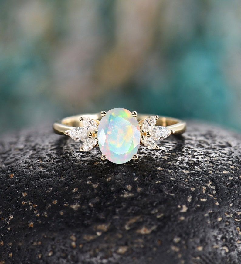 26 unique engagement rings and wedding rings for 2021