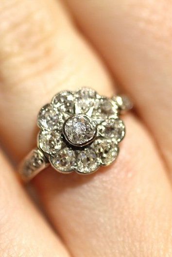 Floral Art Deco Diamond Ring: Unique engagement rings
